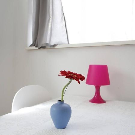 Sunny Apartment At Rostock - Pink Экстерьер фото
