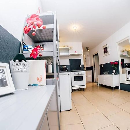 Sunny Apartment At Rostock - Pink Экстерьер фото