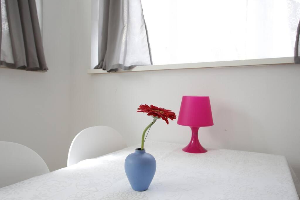 Sunny Apartment At Rostock - Pink Экстерьер фото