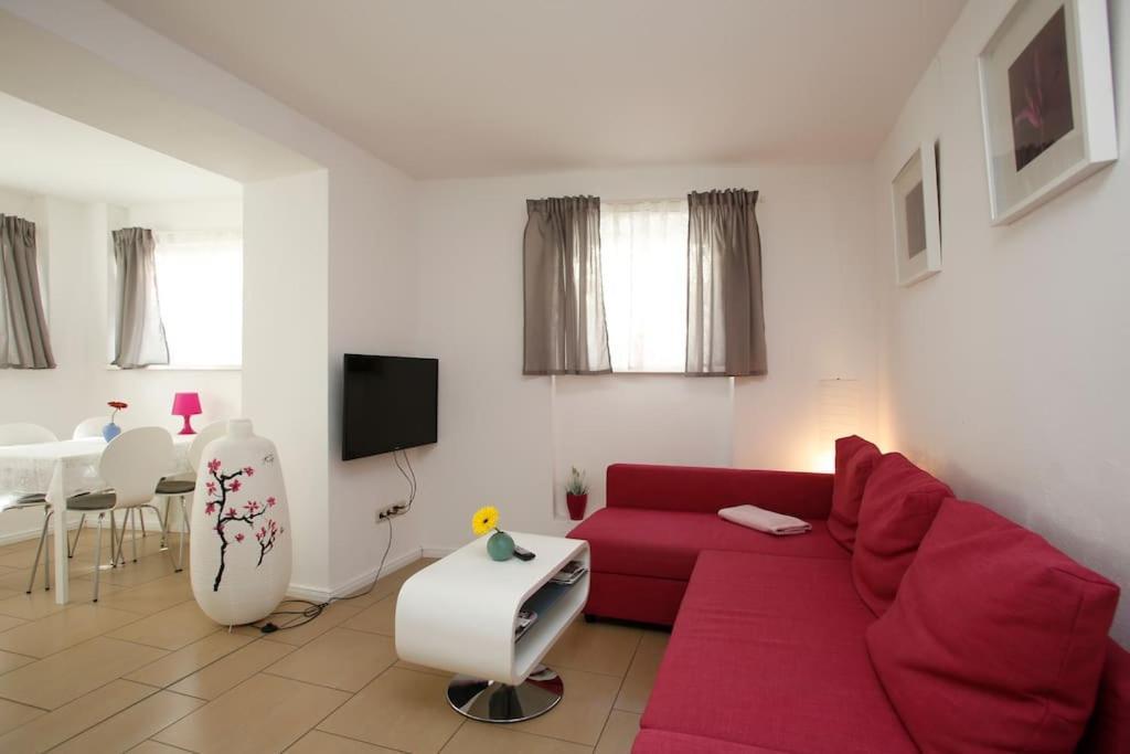 Sunny Apartment At Rostock - Pink Экстерьер фото